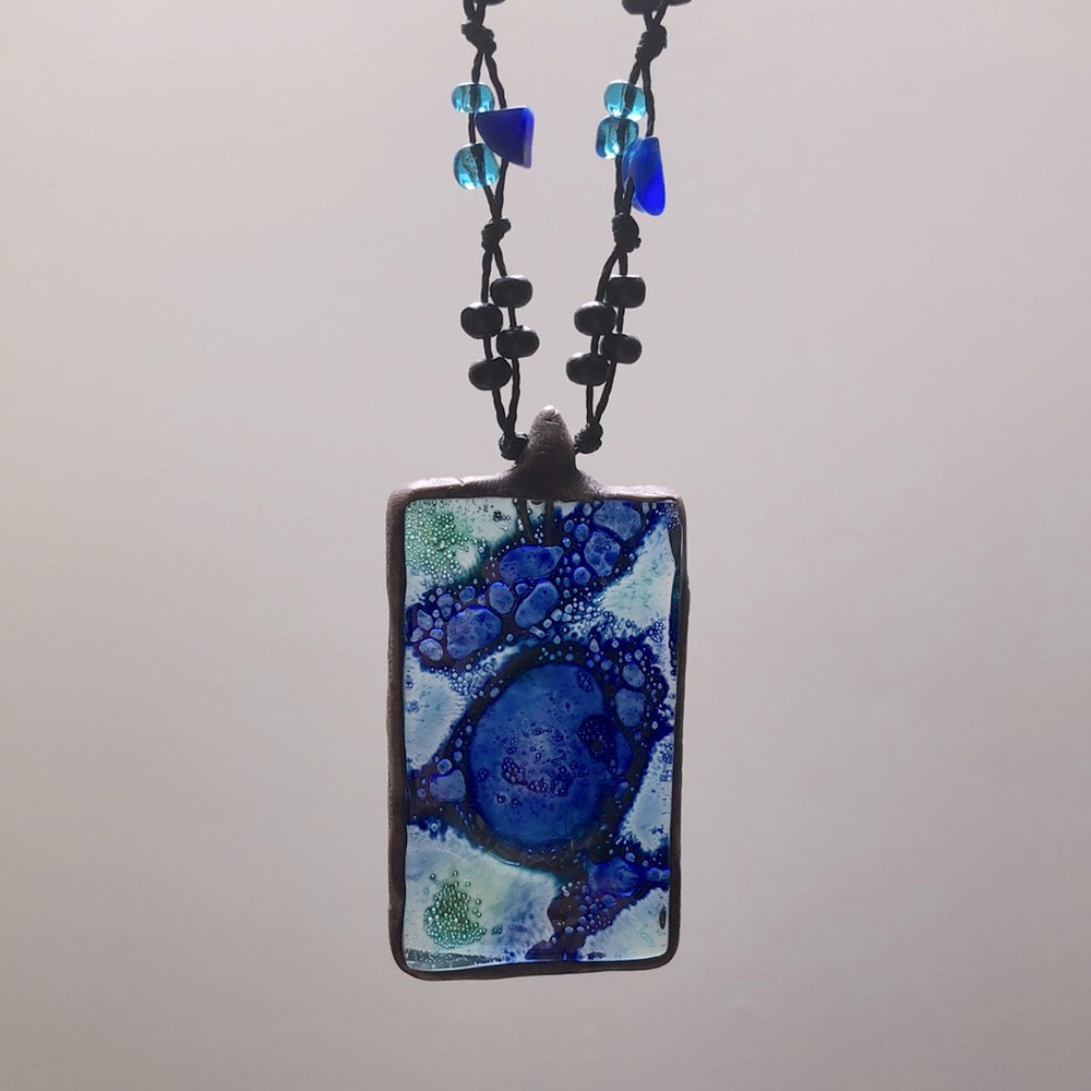 ❤️3/$29 Funky glass necklace